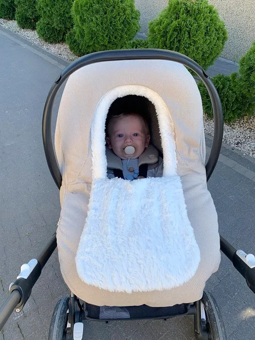  ochrona przed chłodem na fotelik dla niemowlaka