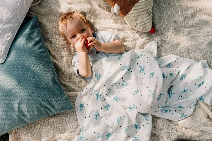 pomysł na prezent na baby shower otulacz yoonco