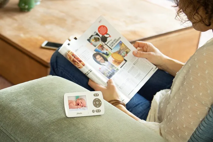 niania elektroniczna pomoc dla babci w opiece nad wnukiem