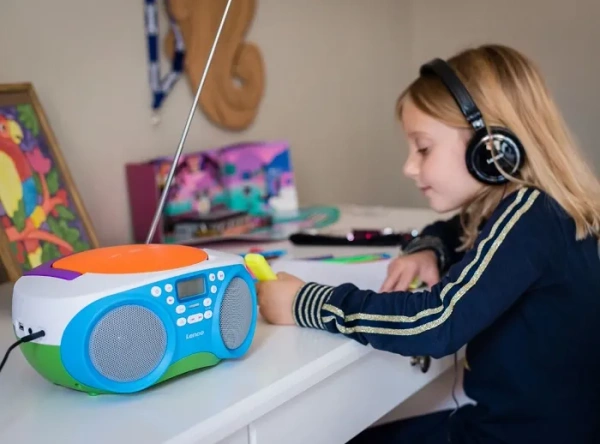 LENCO SCD-41 - przenośne radio FM z odtwarzaczem CD i USB