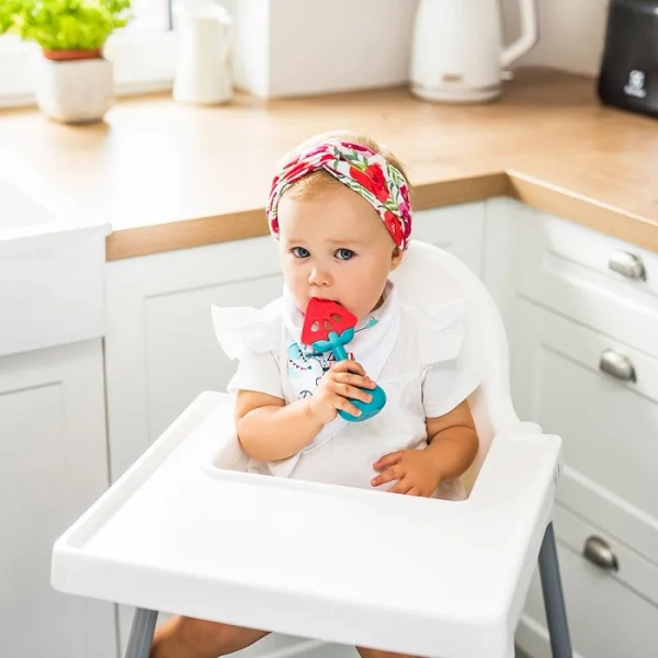 BABYONO - gryzak z grzechotką | Tasty Watermelon