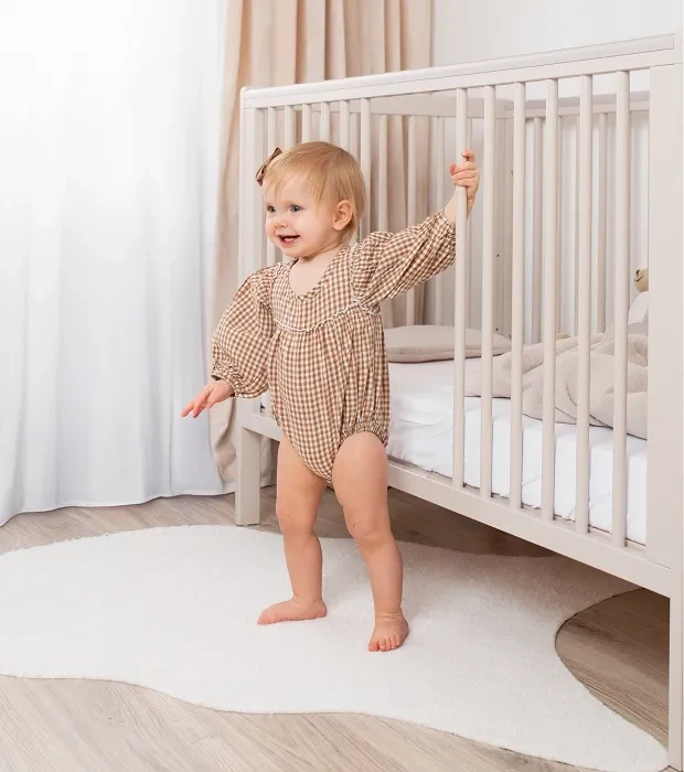 YOONCO - łóżeczko drewniane Timio + komoda z przewijakiem | Beż