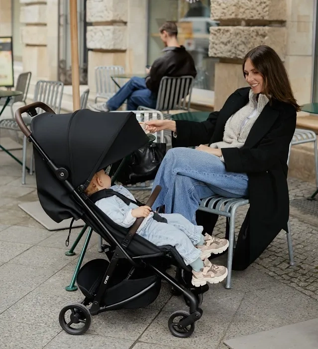 zgrabna lekka spacerówka do 22 kg anex air-z plus