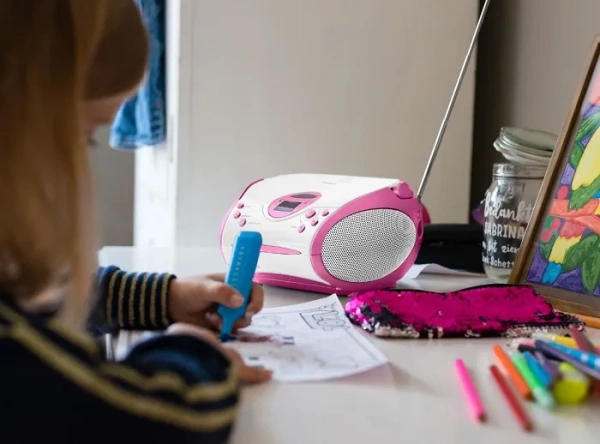 LENCO SCD-24PK Kids - przenośne radio FM z odtwarzaczem CD | Różowe