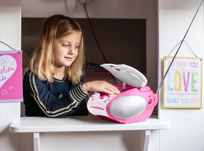 LENCO SCD-24PK Kids - przenośne radio FM z odtwarzaczem CD | Różowe