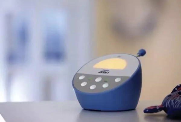 PHILIPS AVENT - niania elektroniczna z lampką nocną i kołysankami