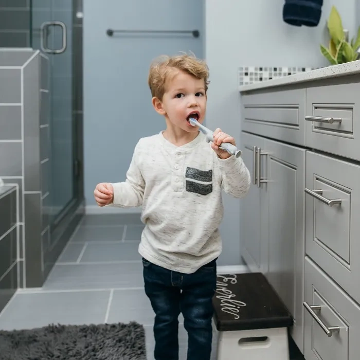 DR BROWN′S - szczoteczka do mycia zębów z przyssawką | Wydra