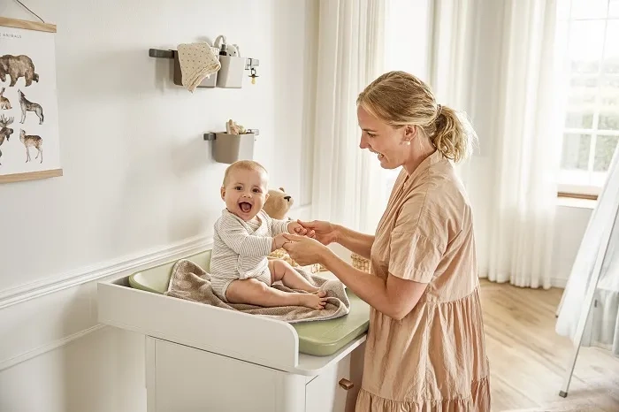 LEANDER Matty - przewijak, mata do przewijania z pianki PUR | Olive Green