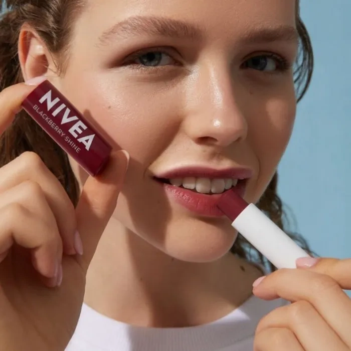 nivea pomadka shine delikatny kolor