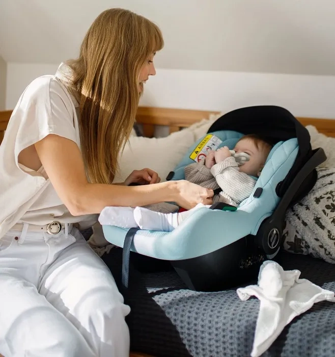 AVIONAUT Cosmo Airflow - fotelik samochodowy 40-87 cm + obrotowa baza IQ Orbit | Pink