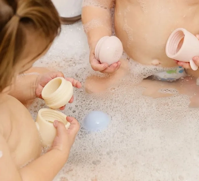 ALECTO BT5 - zestaw 5 zabawek do kąpieli z termometrem