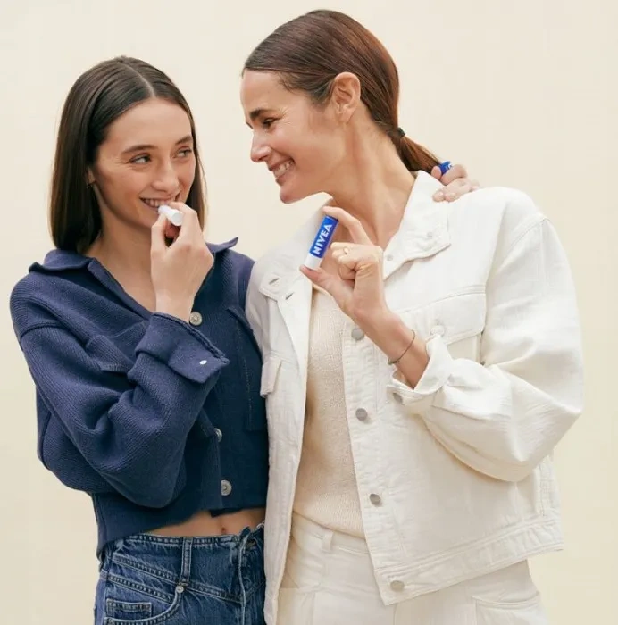 NIVEA - pielęgnująca pomadka do ust | Original