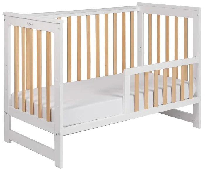 YOONCO - łóżeczko drewniane Iwi z barierką + materac Wave | Białe-Buk