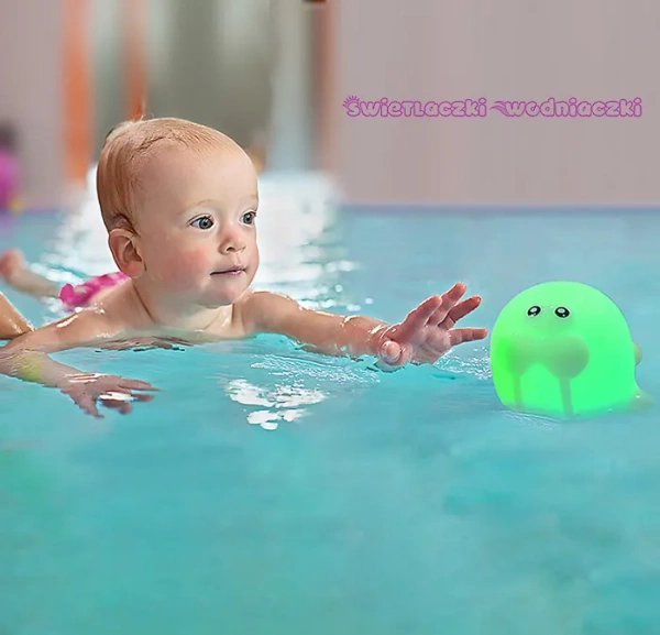 MESMED Świetlaczki Wodniaczki - pływająca lampka silikonowa zmieniająca kolory | Morsio