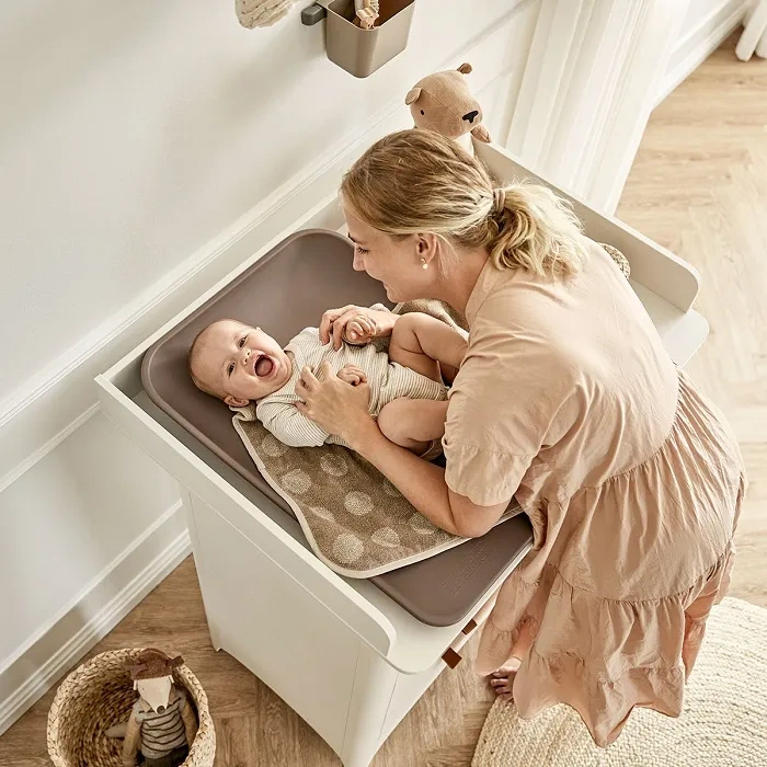 LEANDER Matty - przewijak, mata do przewijania z pianki PUR | Mocca