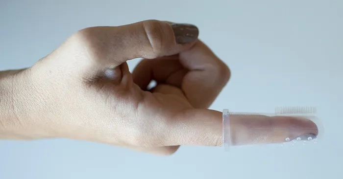 DR BROWN′S - silikonowa szczoteczka na palec do zębów i dziąseł