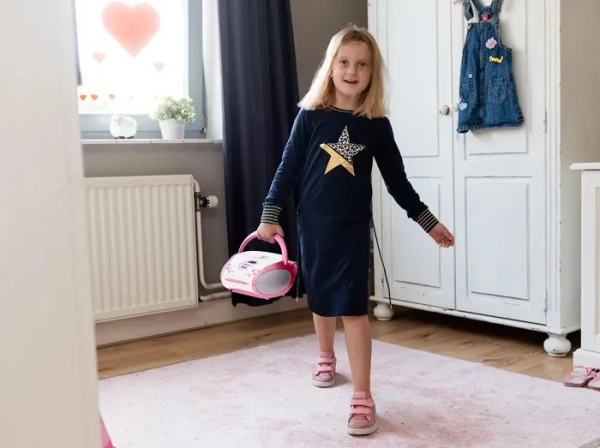 LENCO SCD-24PK Kids - przenośne radio FM z odtwarzaczem CD | Różowe