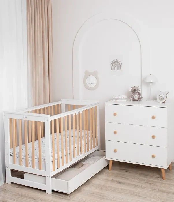 YOONCO - łóżeczko drewniane Iwi z szufladą + komoda z przewijakiem | Białe-Buk