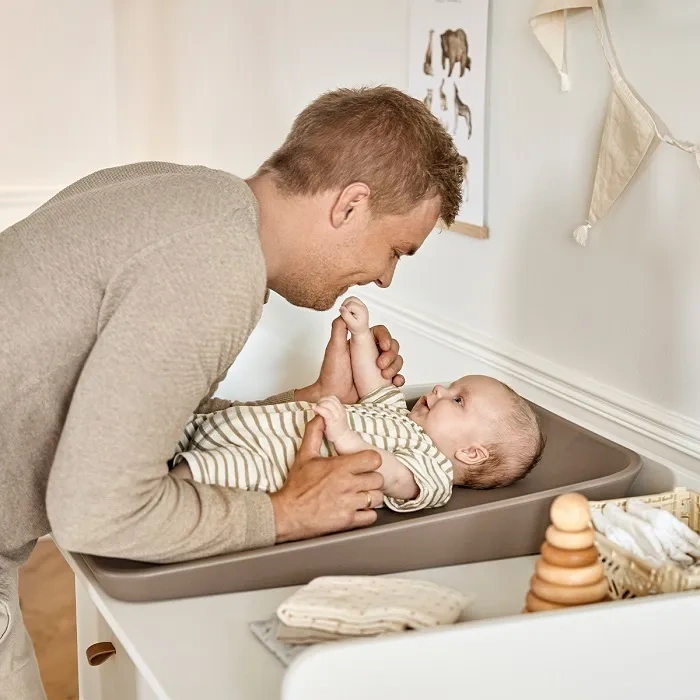 LEANDER Matty - przewijak, mata do przewijania z pianki PUR | Mocca