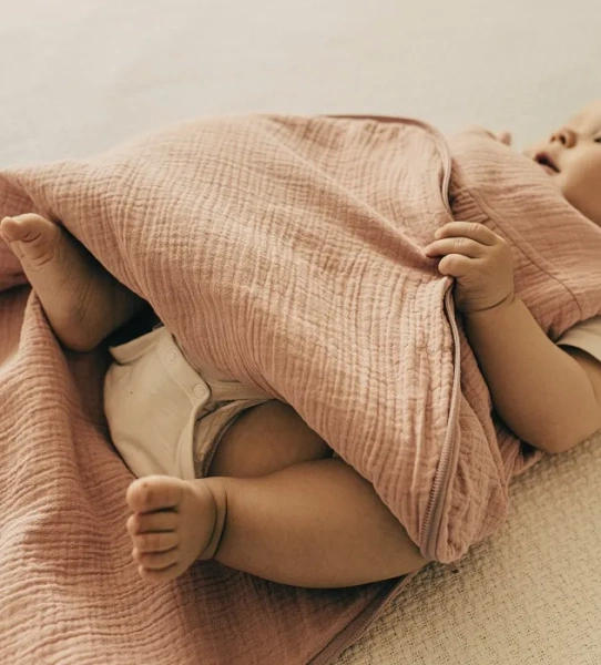 YOONCO - całoroczny, muślinowy śpiworek do spania dla noworodka 0+ | Brudny Róż