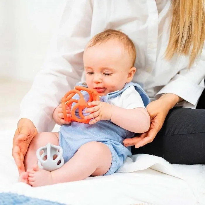 NATTOU - gryzak silikonowy kula 2w1 | Pomarańczowy