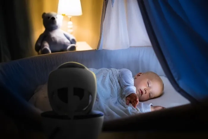 ALECTO DVM200XL - niania elektroniczna z ruchomą kamerą i wyświetlaczem XL + projektor nocnego nieba GRATIS!