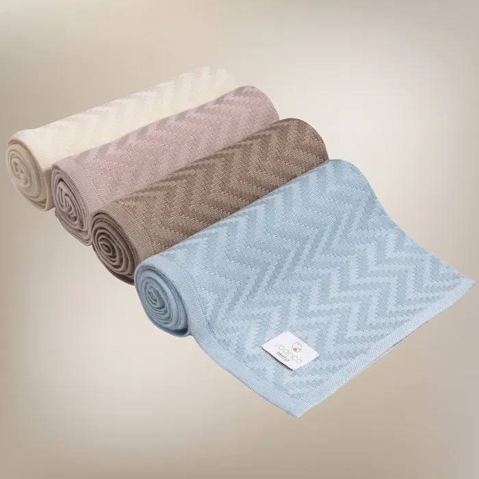 YOONCO Mgiełka - lekki kocyk bambusowy 80x100 cm | Jodełka Różowy