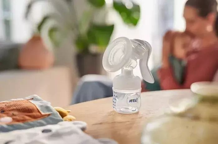 PHILIPS AVENT - laktator ręczny z pojemnikami na pokarm i adapterem