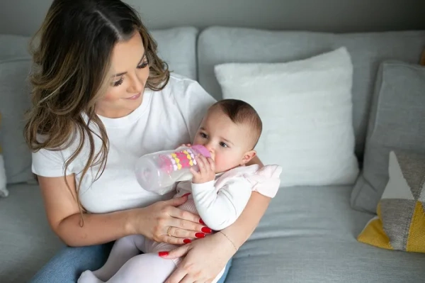 DR BROWN'S Options+ - antykolkowa, szeroka butelka 270 ml ze smoczkiem i ustnikiem 6 m+ | Różowa