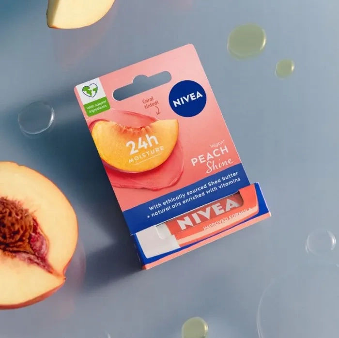 NIVEA - pielęgnująca pomadka do ust | Peach Shine