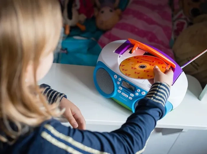 LENCO SCD-41 - przenośne radio FM z odtwarzaczem CD i USB