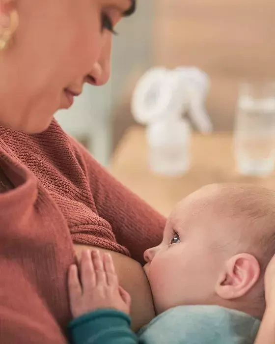 PHILIPS AVENT - laktator ręczny z butelką Natural 125 ml