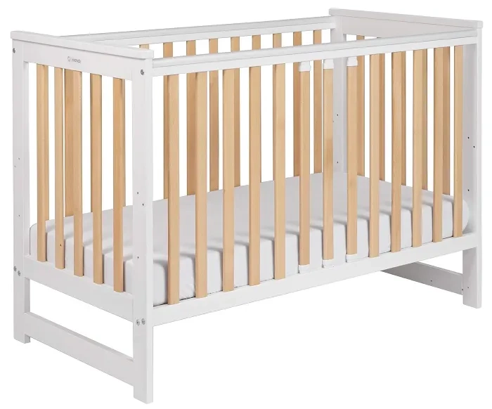 YOONCO - łóżeczko drewniane Iwi z barierką + materac Nature | Białe-Buk