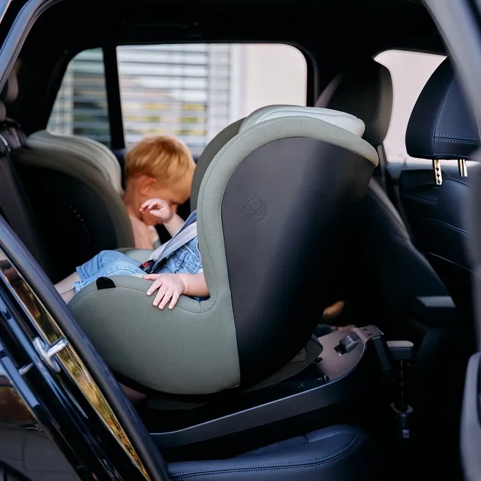 ABC DESIGN Lily i-Size - fotelik samochodowy 45-105 cm + obrotowa baza Root | Sage