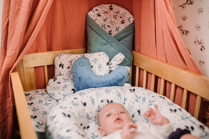 YOONCO - rożek niemowlęcy z kokardą 75x75 cm | Berry