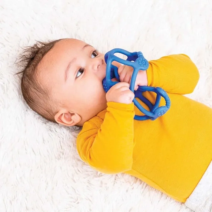 NATTOU - gryzak silikonowy kula 2w1 | Niebieski