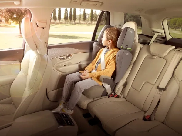 JANE CONCORD Transformer iPlus - fotelik samochodowy 3-12 lat, 100-150 cm | Dark Oak