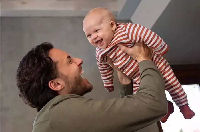 PHILIPS AVENT Natural Response - zestaw: 5 butelek + smoczek + szczotka | 0 m+