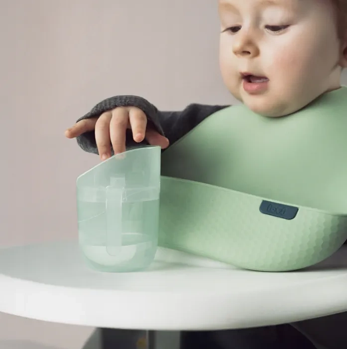 LOVI Genius - kubek treningowy z wkładką i uchwytami 150 ml | Pistachio