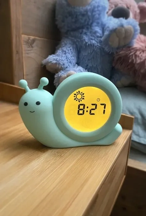 ALECTO Simon - trener snu 2w1: lampka nocna i budzik | miętowy ślimak