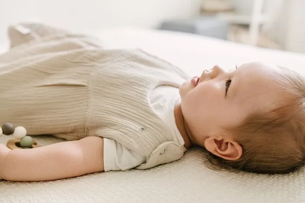 YOONCO - lekki, muślinowy śpiworek do spania dla niemowlaka | Beż