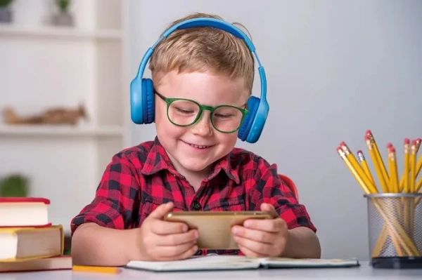 LENCO HPB-110BU - bezprzewodowe słuchawki Bluetooth z naklejkami dla dzieci  | Niebieskie