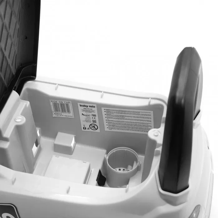 BABY MIX Racer - jeździk z panelem dźwiękowym | Biały