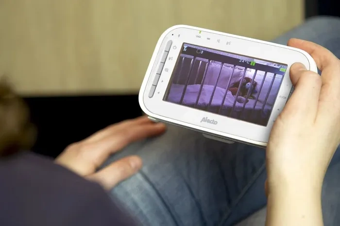 ALECTO DVM200MGS - niania elektroniczna z ruchomą kamerą i wyświetlaczem + projektor nocnego nieba GRATIS!