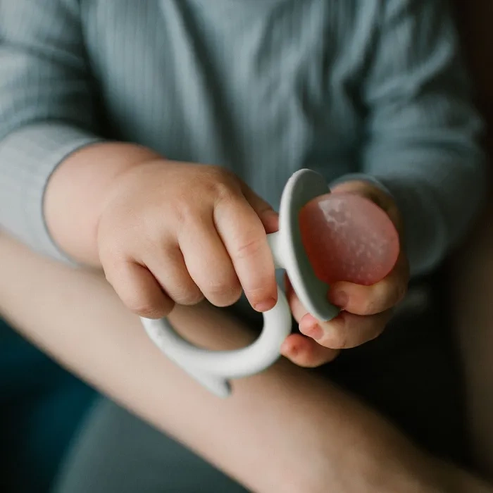 BABYONO - gryzak silikonowy Snail | Różowy