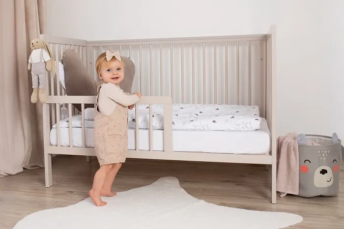 YOONCO - łóżeczko drewniane Timio + komoda z przewijakiem | Beż