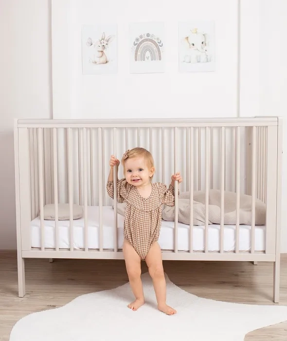 YOONCO - łóżeczko drewniane Timio + komoda z przewijakiem | Beż