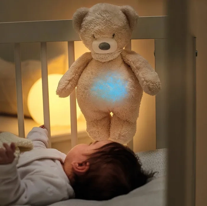 NATTOU Sleepy Bear - maskotka muzyczna ze światłem i czujnikiem płaczu 4w1 | Szara
