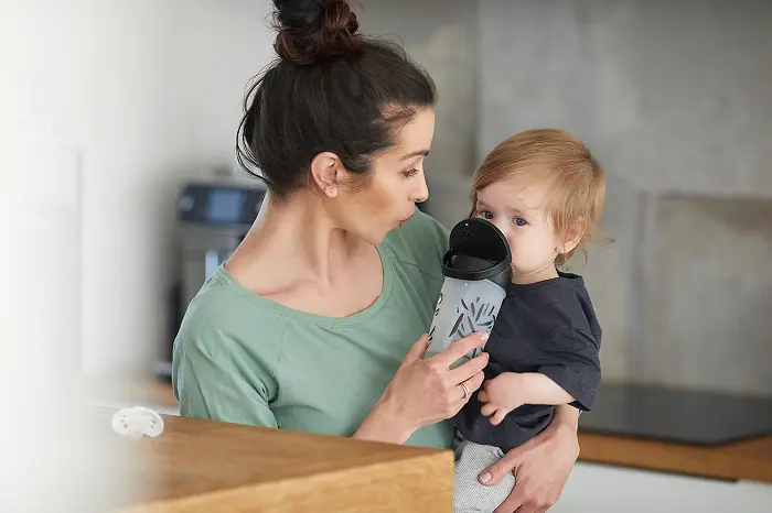 lovi, lovi kubek, lovi kubek niekapek, lovi kubek trningowy, lovi kubek ze słomką, kubek, kubek ze słomką, kubek dla dzieci, kubek 400 ml, kubek 12m+, bidon dla dziecka, canpol  bidon, bidon, bidon ze słomką